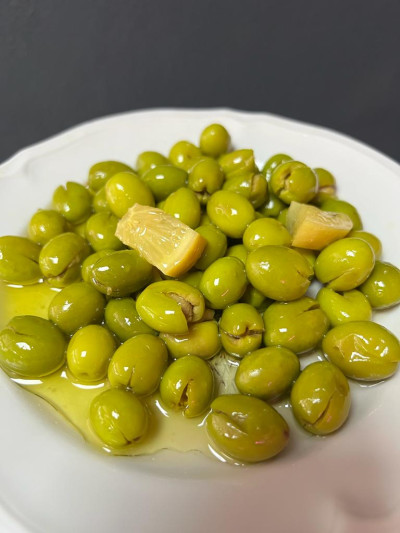 Köy Kırma Yeşil Zeytin 2025 mahsul (1Kg)