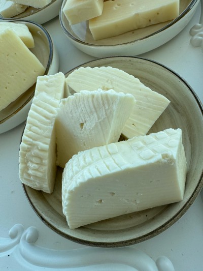 Sepet Peyniri İnek Sütlü Şirden Mayalı 470gr+