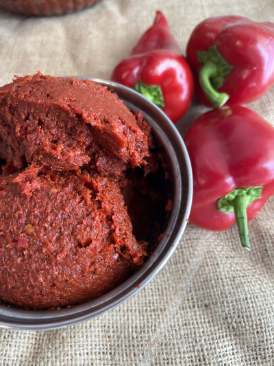 Güneşte Kurutma Tatlı Biber Salçası 1Kg (2025 mahsul)